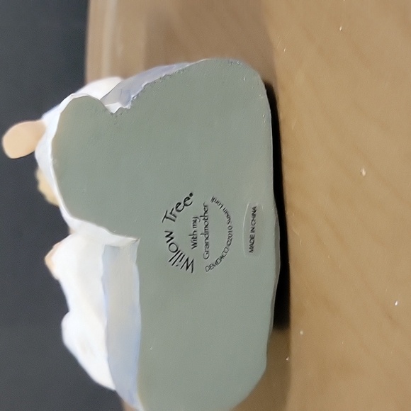 💐Willow Tree 'With My Grandmother' Tell Me A Story Statue - Picture 6 of 7